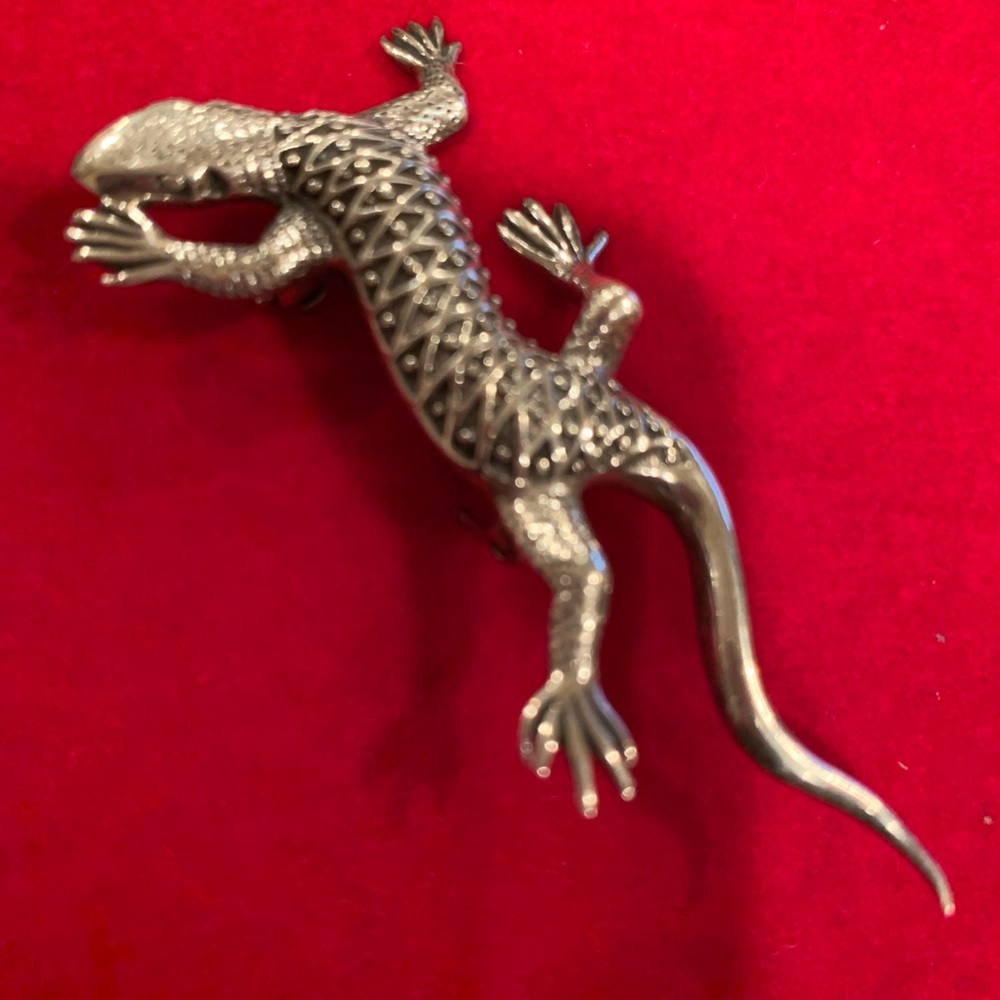 Vintage sterling silver Gekko lizard brooch pin